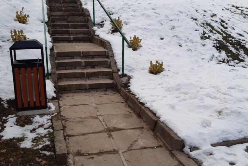 Projekty / Revitalizácia priestranstva v okolí studničky - foto