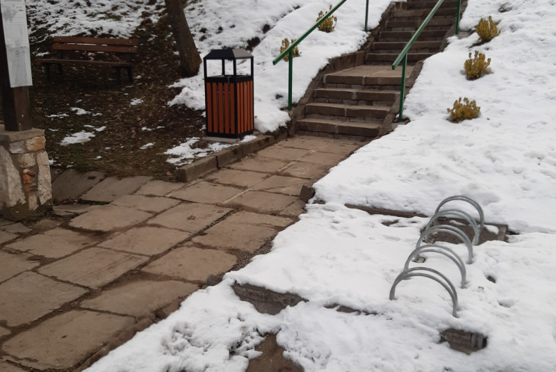 Projekty / Revitalizácia priestranstva v okolí studničky - foto